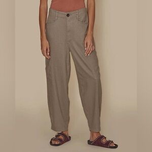 Le Jean Linen Goldie Balloon Cargo Pants in Camel Size 29 ( Waist 34”)